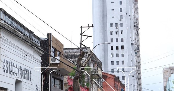 La Nación / Alertan sobre varias calles bloqueadas por hundimiento