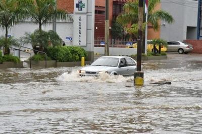 Calles inundadas tras lluvias: Asunción solo posee 23% de cobertura de desagüe pluvial
