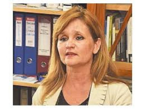 Abogada Rosa Vacchetta anuncia que peleará por jefatura comunal de Asunción