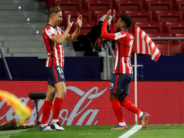 Lemar y Llorente le dan el liderato al Atlético de Madrid