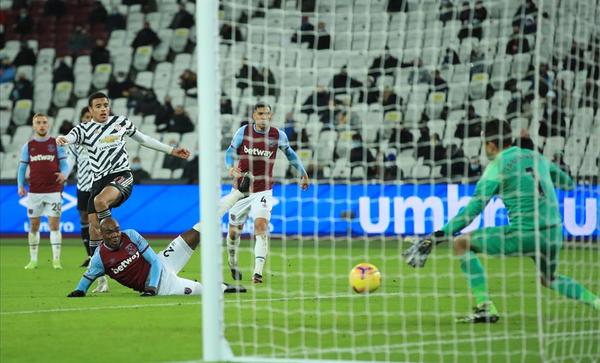 Manchester United acentúa sus aspiraciones ante el West Ham de Balbuena