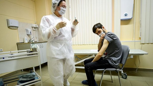 Rusia comenzó a vacunar contra el coronavirus - Noticiero Paraguay