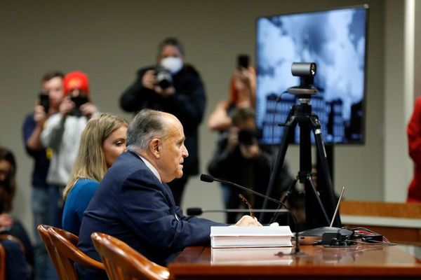 Video presentado en audiencias muestra conteo irregular de votos - Mundo - ABC Color