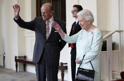 La reina Isabel II y el duque de Edimburgo serán vacunados contra el covid - Mundo - ABC Color