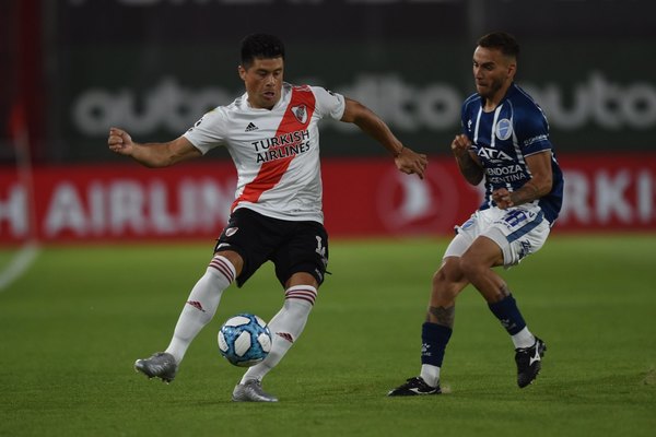 Gran homenaje de Gimnasia a Maradona y triunfo de River con Moreira