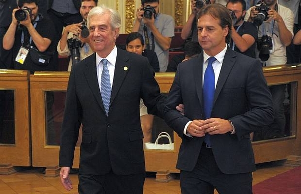 HOY / Lacalle Pou recuerda los "logros importantes" de Vázquez en sus mandatos