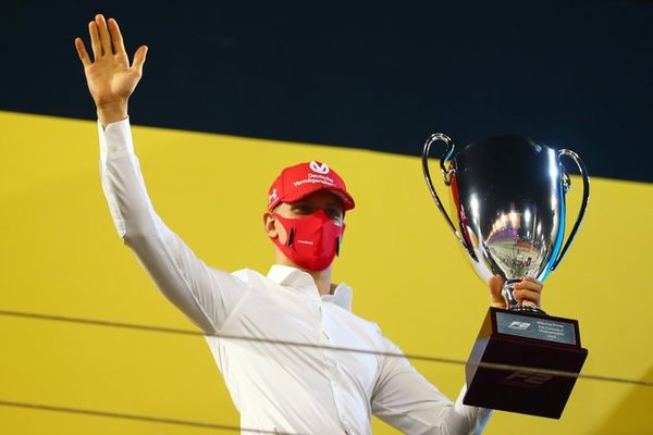 Mick Schumacher se consagró campeón de la Fórmula 2 antes de dar el salto a su máximo desafío » Ñanduti