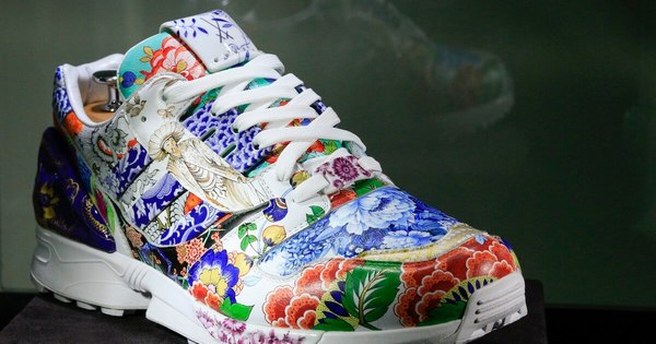 La Nación / Unas zapatillas únicas podrían venderse por USD 1 millón