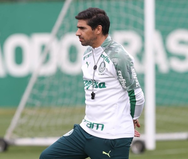 Palmeiras viene sin su entrenador