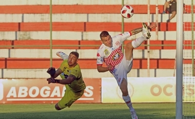 HOY / Sol de América queda al borde de la lona