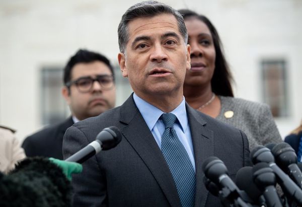 Biden elige al latino Xavier Becerra como secretario de Salud - Mundo - ABC Color