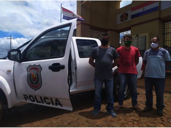 Internos del penal de Itapúa reparan una patrullera de la Policía de forma gratuita