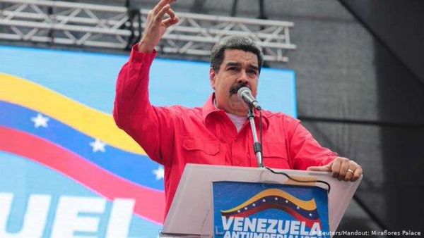 Maduro acaricia el control del Parlamento en elecciones sin oposición y con baja participación