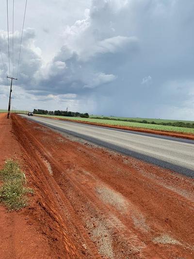 Avanza obra de asfalto que une Santa Fe del Paraná con Pikyry