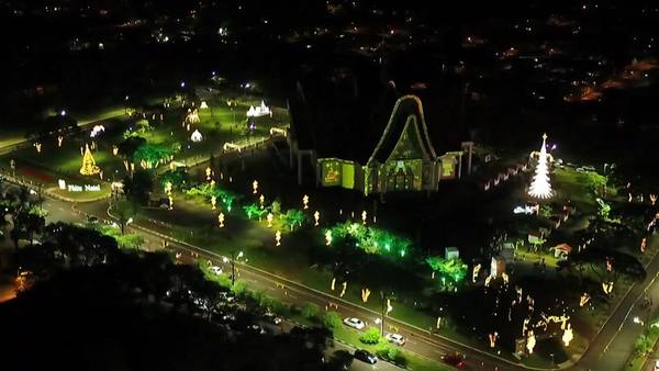 Itaipú ofrece un ESPECTACULO de LUCES por Navidad en FOZ, aquí solo la OSCURIDAD