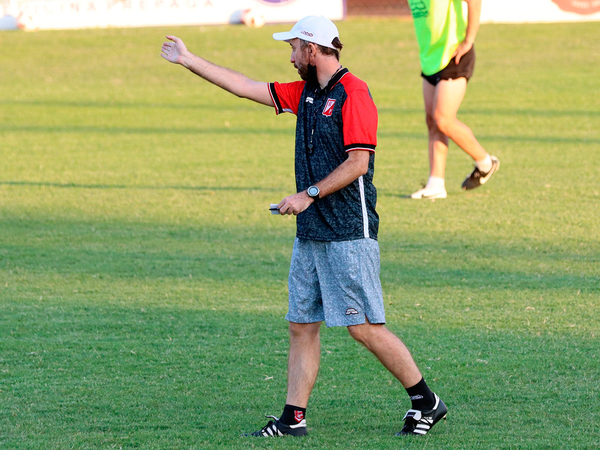 Aitor García deja de ser el técnico de River Plate
