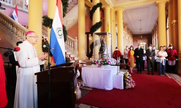 Virgen de Caacupé visitó Palacio de Gobierno