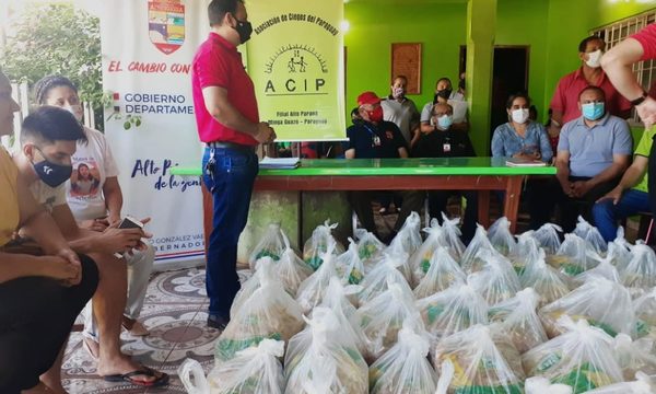 Entregan víveres a personas con discapacidad