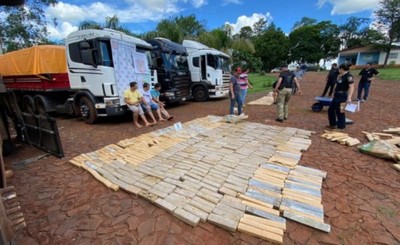 Incautan más de 1.000 kg de droga ocultas en seis camiones