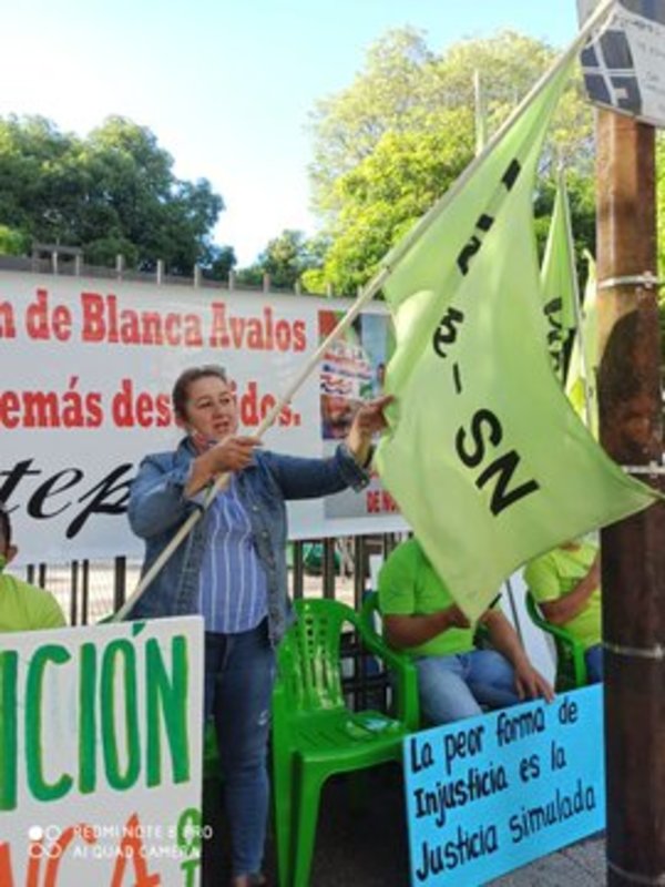 Corte Suprema de Justicia repone a Blanca Ávalos a su cargo como docente » Ñanduti