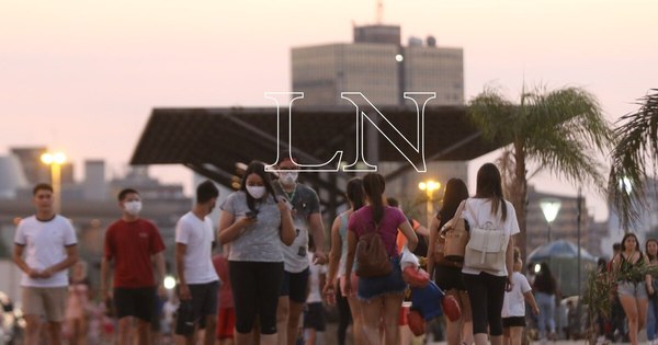 La Nación / Oficializaron nuevas restricciones, límites para la circulación y actividades sociales