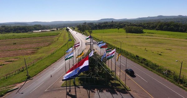 La Nación / Levantan desvíos sobre ruta PY02 a raíz de nulo movimiento hacia Caacupé
