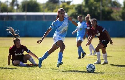 Debutó la primera jugadora de fútbol trans | OnLivePy