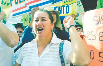 Corte repone a Blanca Ávalos en su cargo de docente