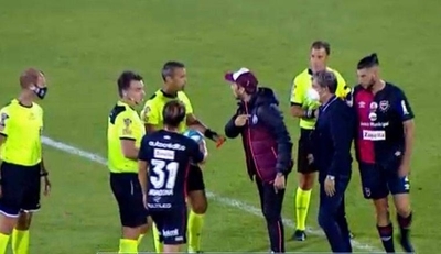 HOY / Zubeldía se desbocó con árbitro: “Ladrón, sos de Boca”