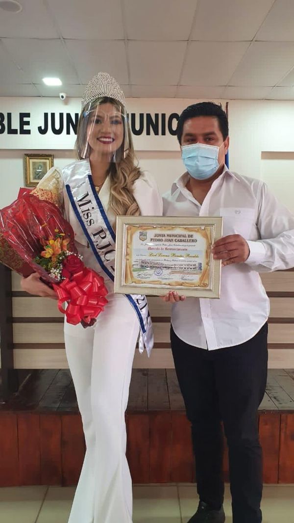 Junta Municipal homenajeó a la nueva Miss Pedro Juan Caballero