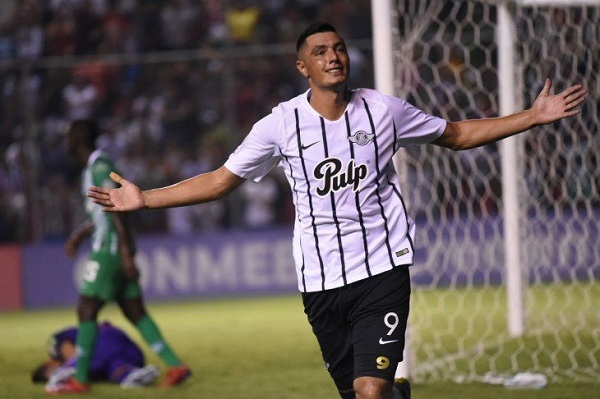 Tacuara supera a Arsenio Erico y se convierte en el Segundo mayor goleador