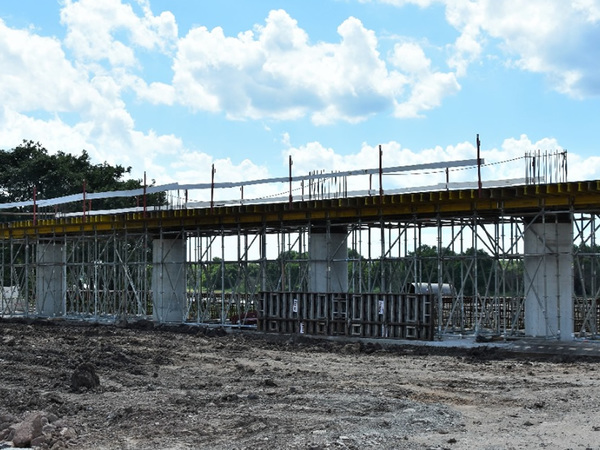 Obras del futuro puente Héroes del Chaco continúan a buen ritmo