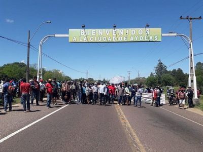 Trabajadores exigen el pago de haberes a la EBY