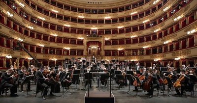 La Nación / Concierto de estrellas inaugura temporada en La Scala de Milán
