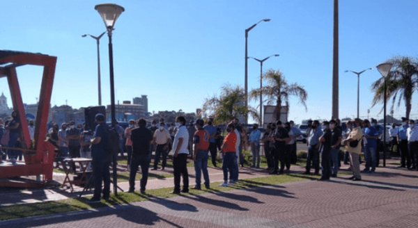 Encarnacenos se movilizan en repudio a la inasistencia del gobierno