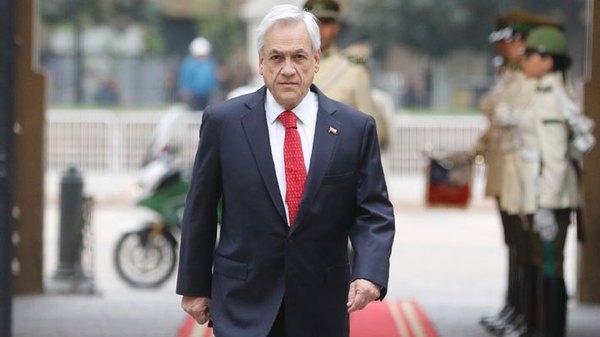Por incumplir protocolos sanitarios al pasear sin mascarilla por la playa, el Presidente de Chile se denunciará a si mismo