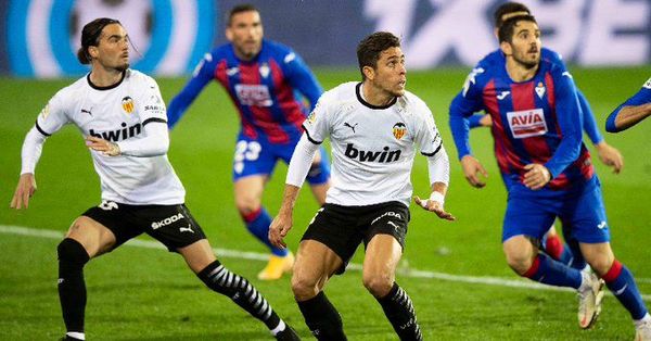 Valencia sigue sin avanzar posiciones en LaLiga - Fútbol - ABC Color