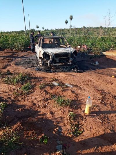 Atacan establecimiento y queman vehículo y motocicleta en Yasy Cañy - Nacionales - ABC Color