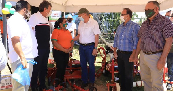 La Nación / Inauguran nuevo local para realizar ferias agropecuarias en Cordillera