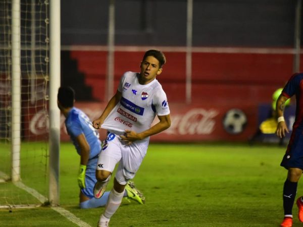 Nacional tumba el invicto del campeón en un partidazo