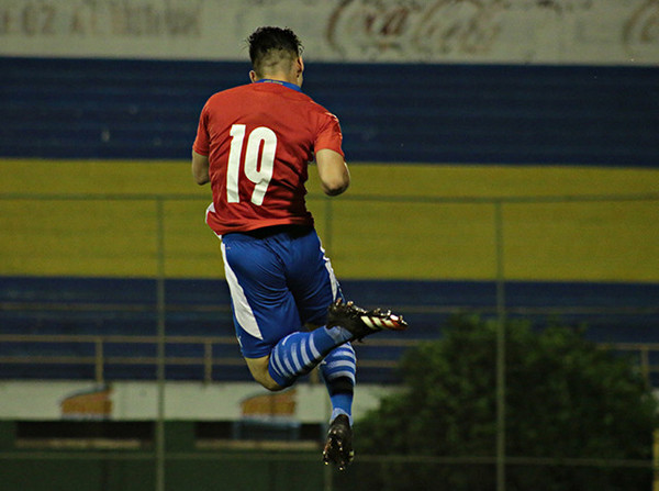 Otro triunfo albirrojo - APF