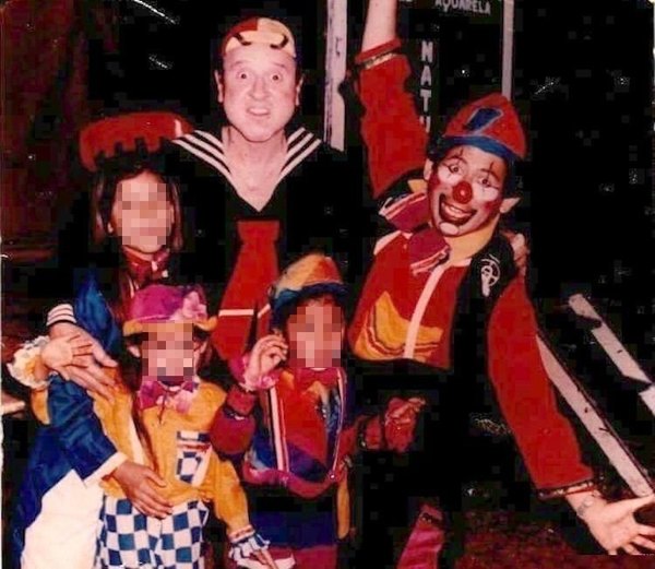 Crónica / VIVIR “SOPAPEANDO” De payaso malabarista a pintor de ventanales