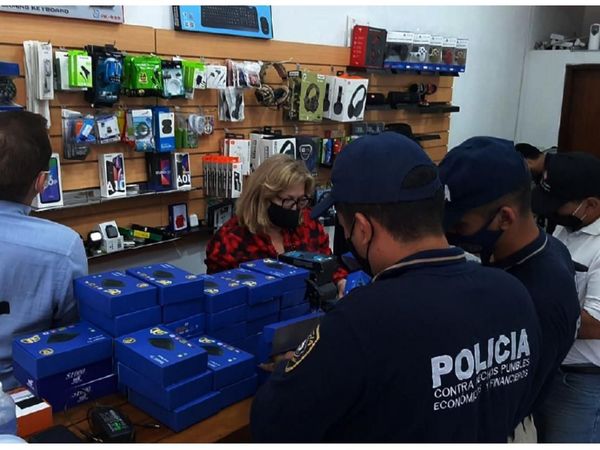 Incautan aparatos receptores de señal de tevé cable piratas