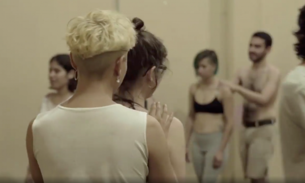 Cuerpo político: proyección de registro de obra performática