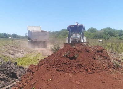 Caazapá: Continúa los trabajos de reparaciones de caminos - Noticiero Paraguay