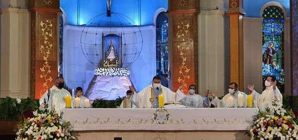Histórica misa central de Caacupé sin feligreses | Noticias Paraguay