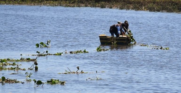 HOY / Ministerio del Ambiente imparte acciones para recuperar la Laguna Cerro