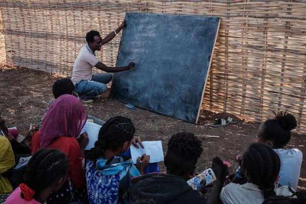Alegría y esperanza en la escuela de refugiados etíopes en Sudán  - Ciencia - ABC Color