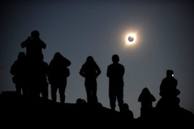 EL PRÓXIMO LUNES HABRÁ UN ENORME ECLIPSE SOLAR