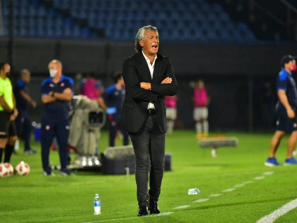Llueven críticas a los jugadores y al técnico
